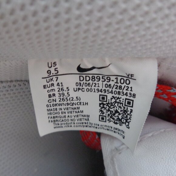 Nike Air Force 1 White Sneakers w. Hand Painted Heart‎ DD8959-100 Women's Sz 9.5 - Picture 4 of 7
